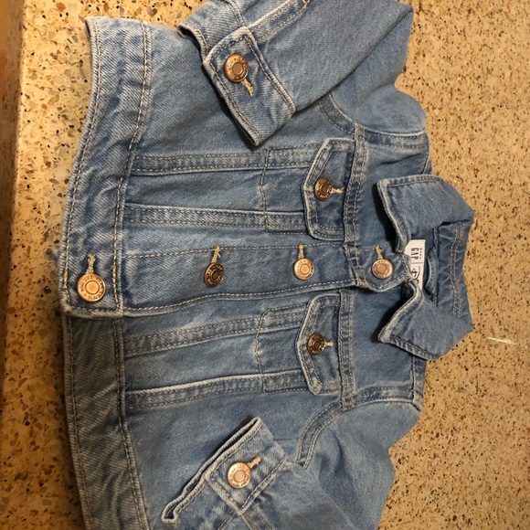 6-12 Month Baby Girl GAP Minnie Mouse Denim Jacket. - Picture 9 of 10